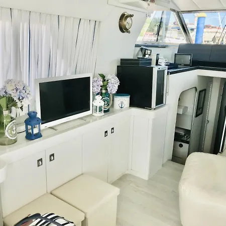 Yatch