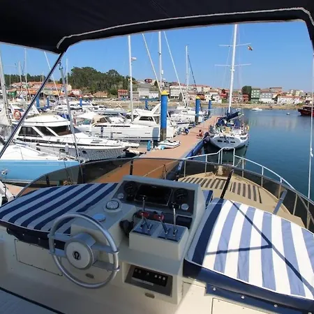 Yatch Hotel na wodzie Sanxenxo